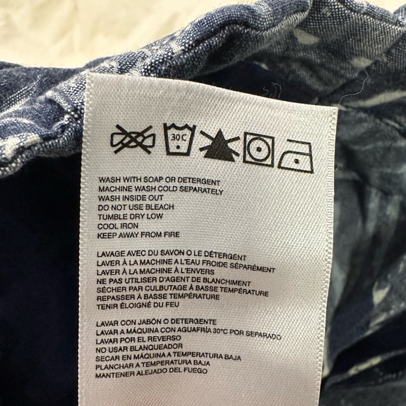 Quiksilver women’s blue & cream high waisted shorts size medium - Picture 2 of 5